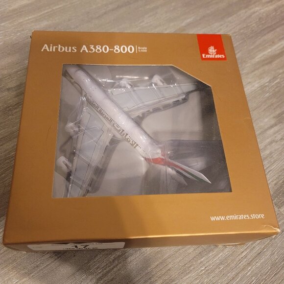 Airbus A380-800 1:400 Scale Gemini Jets Emirates 50th Year Anniversary Airplane - Picture 1 of 5
